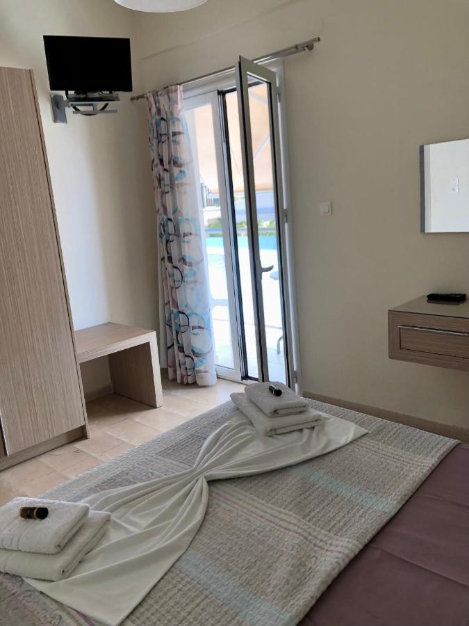 Angelica Studios And Apartments Agia Marina Esterno foto