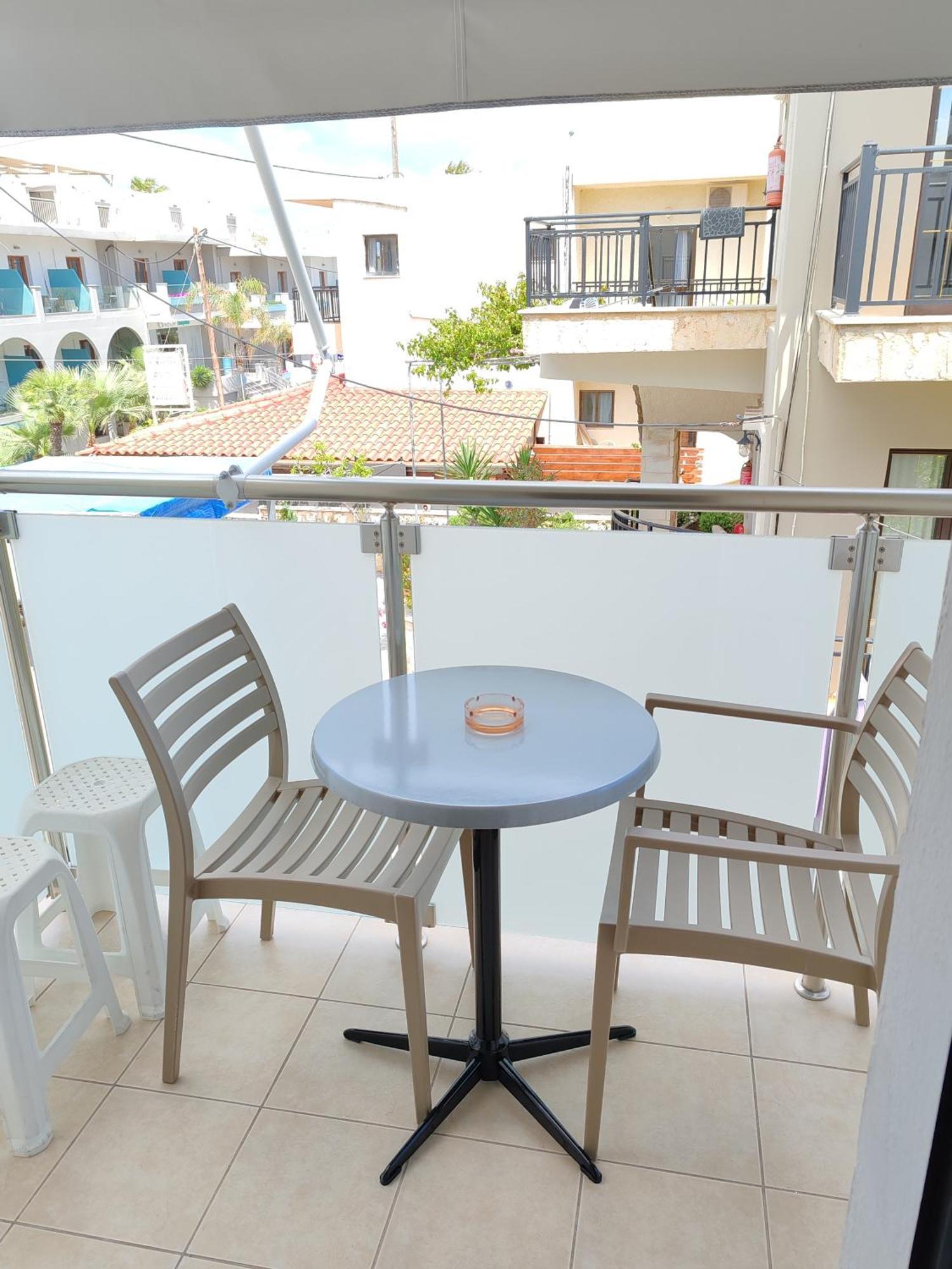 Angelica Studios And Apartments Agia Marina Esterno foto
